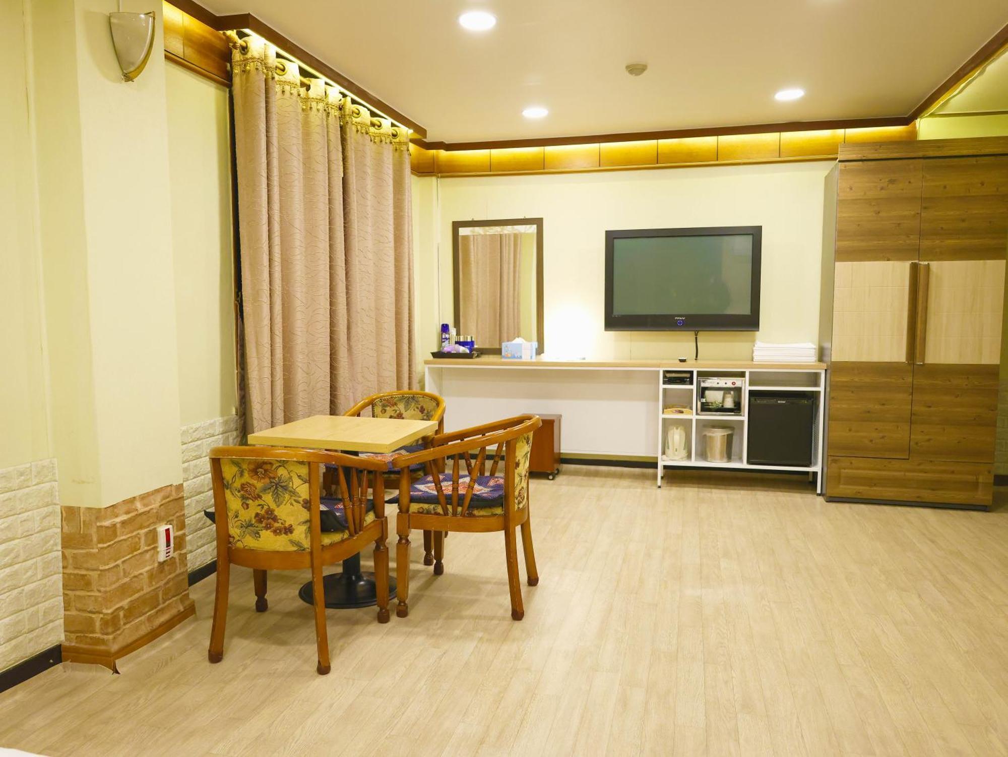 Goodstay Andong Park Hotel Buitenkant foto