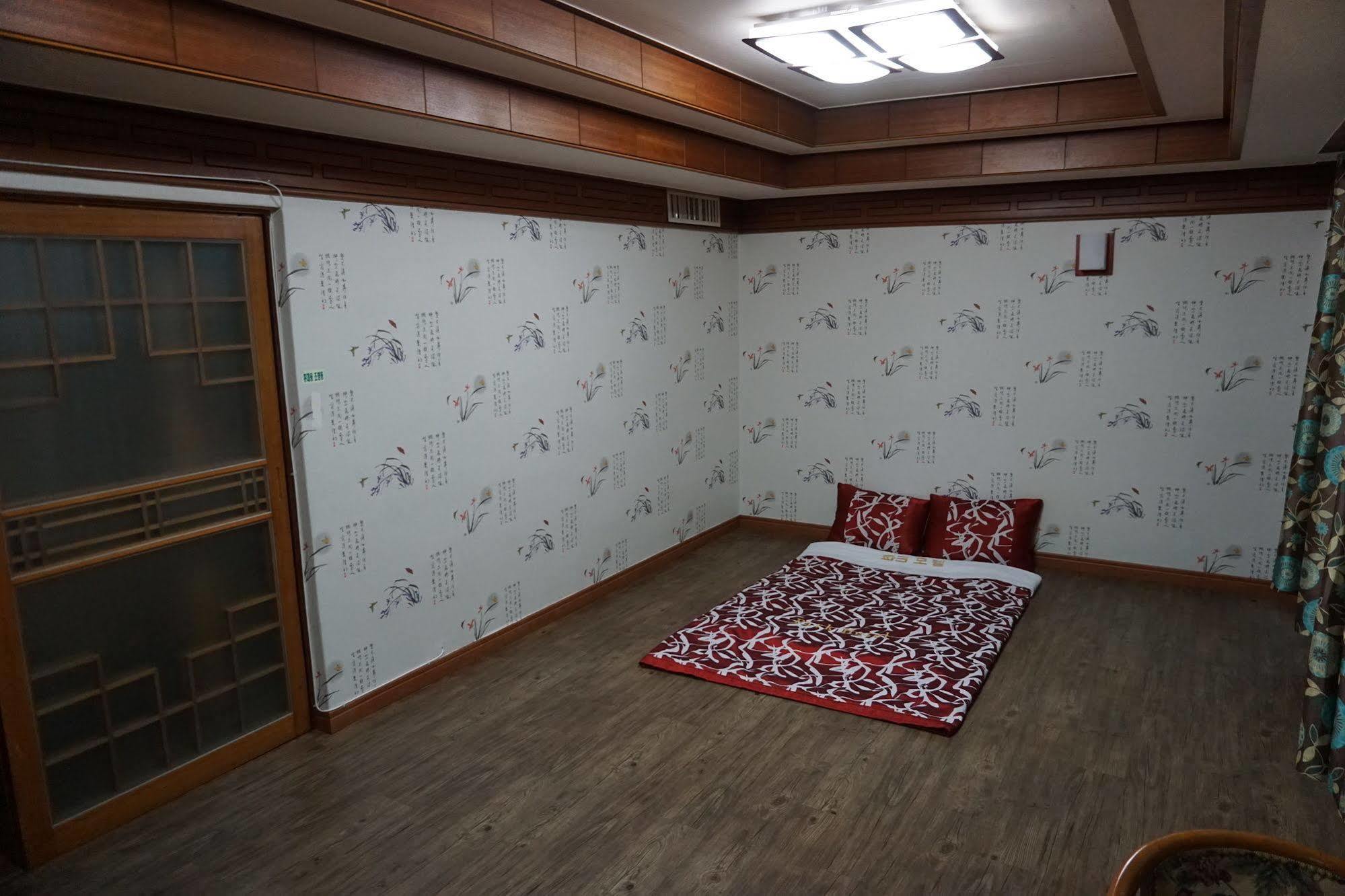 Goodstay Andong Park Hotel Buitenkant foto